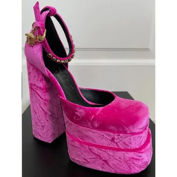 NIB Versace Medusa Aevitas Fuchsia Pink Velvet Crystal Platform Pumps 38 8 $1575